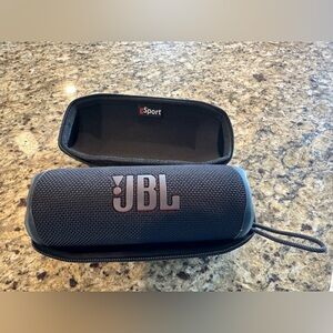 JBL Flip 6 Speaker - will not power on